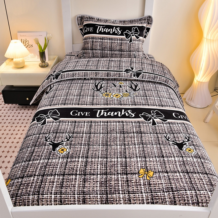 91家纺网 家纺一手货源 找家纺 缘莉娜家纺 2025新款牛奶绒印花学生宿舍三件套上下铺三件套 一路相伴