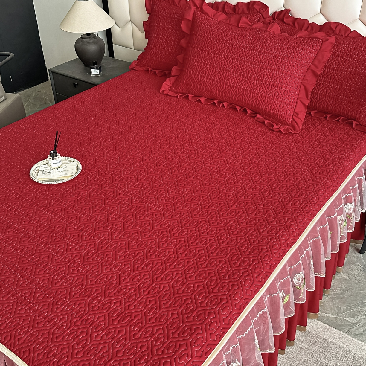 91家纺网 家纺一手货源 找家纺 手艺人家纺 2025新款全棉纯棉绗缝单床裙C01 床裙单件 床裙C01红