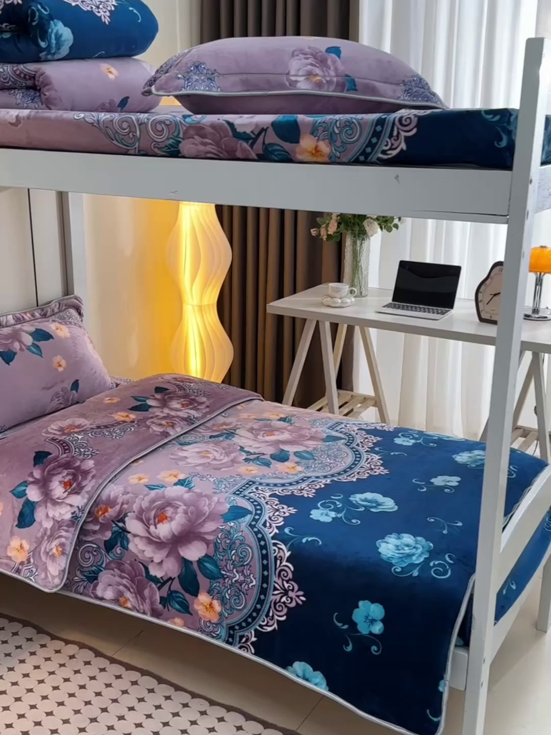 91家纺网 家纺一手货源 找家纺 缘莉娜家纺 2025新款牛奶绒印花学生宿舍三件套上下铺三件套 如花似锦