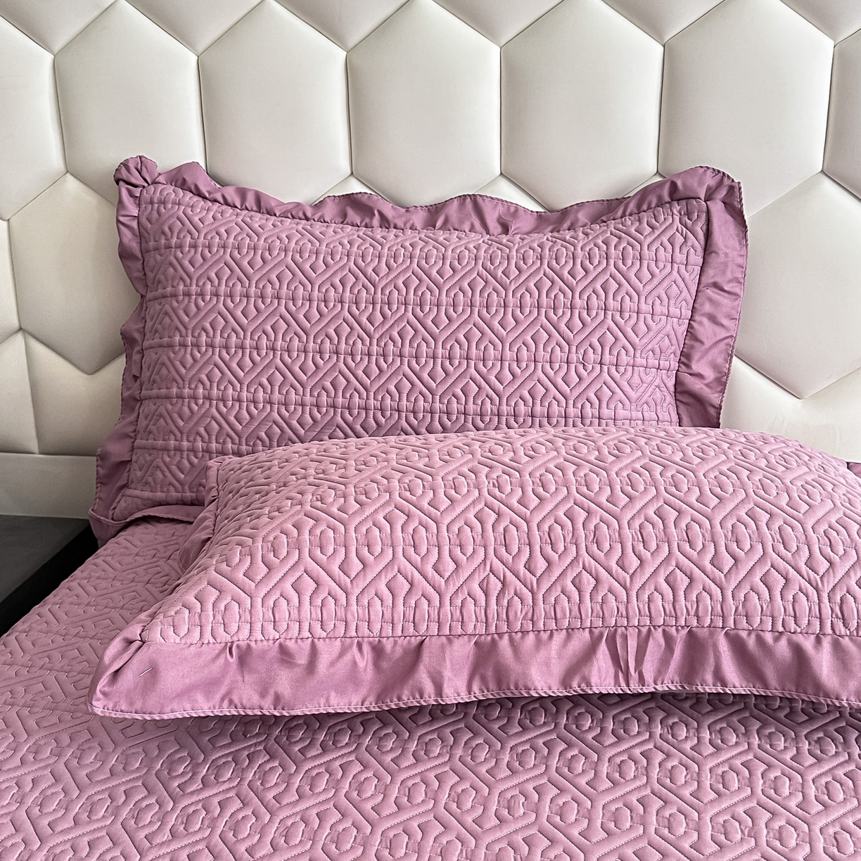 91家纺网 家纺一手货源 找家纺 手艺人家纺 2025新款全棉纯棉绗缝单床裙C01 床裙单件 床裙C01紫