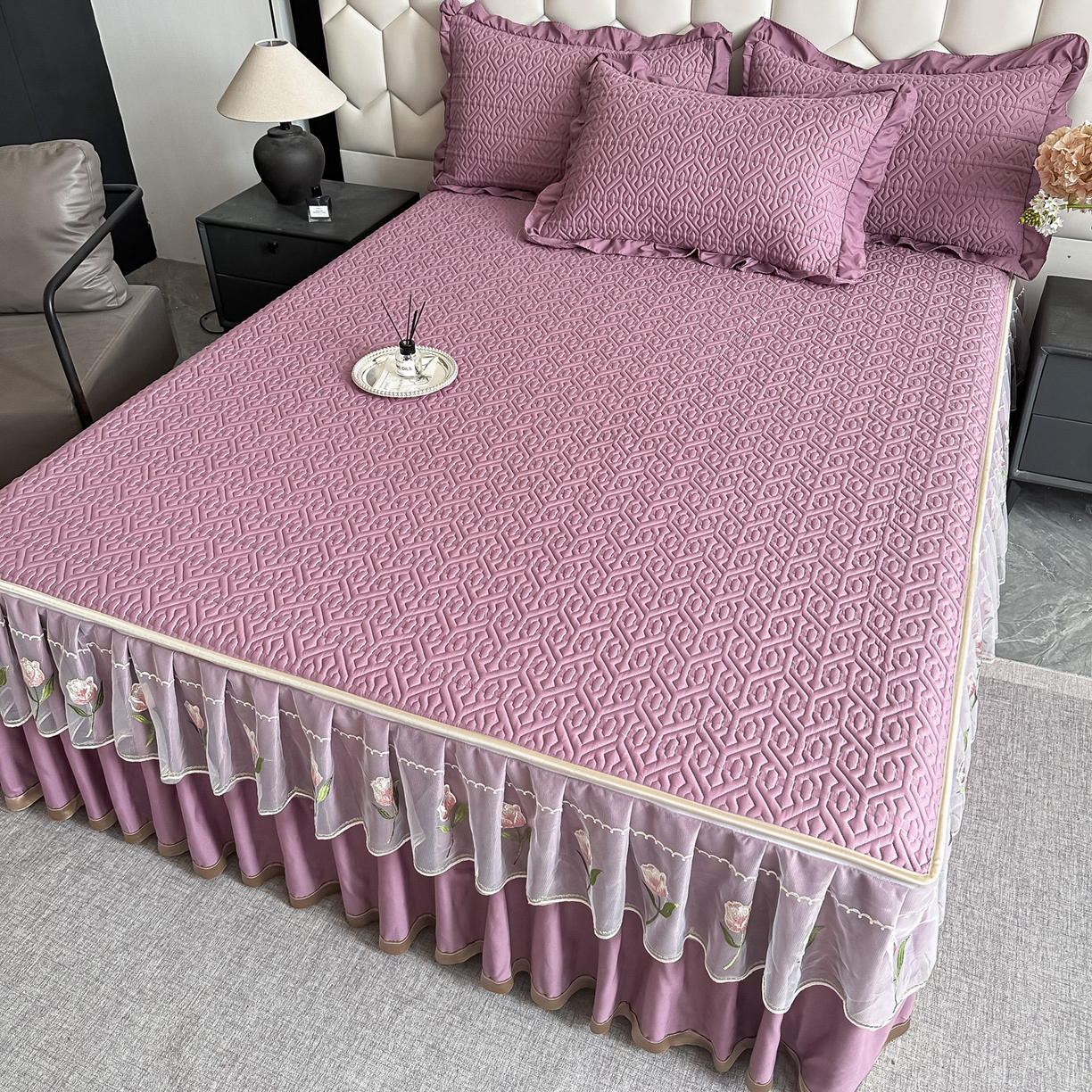 91家纺网 家纺一手货源 找家纺 手艺人家纺 2025新款全棉纯棉绗缝单床裙C01 床裙单件 床裙C01紫