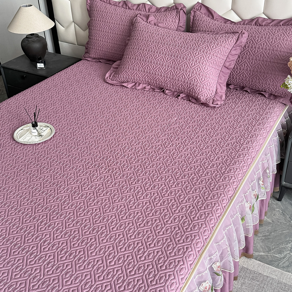 91家纺网 家纺一手货源 找家纺 手艺人家纺 2025新款全棉纯棉绗缝单床裙C01 床裙单件 床裙C01紫