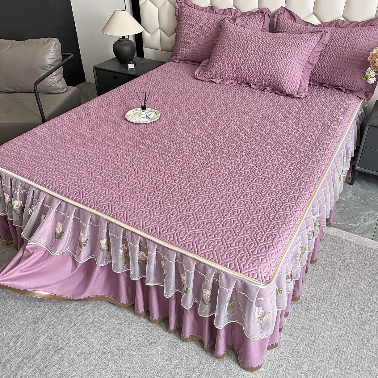 91家纺网 家纺一手货源 找家纺 手艺人家纺 2025新款全棉纯棉绗缝单床裙C01 床裙单件 床裙C01紫