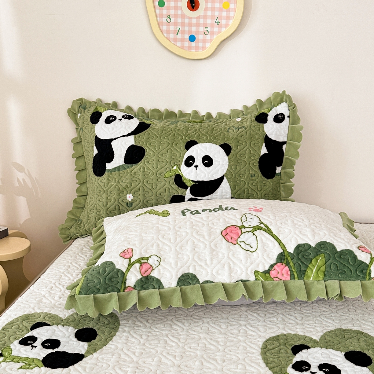 91家纺网 家纺一手货源 找家纺 （总）手艺人家纺 2025新款牛奶绒绗缝R01-R05单床裙 床裙单件