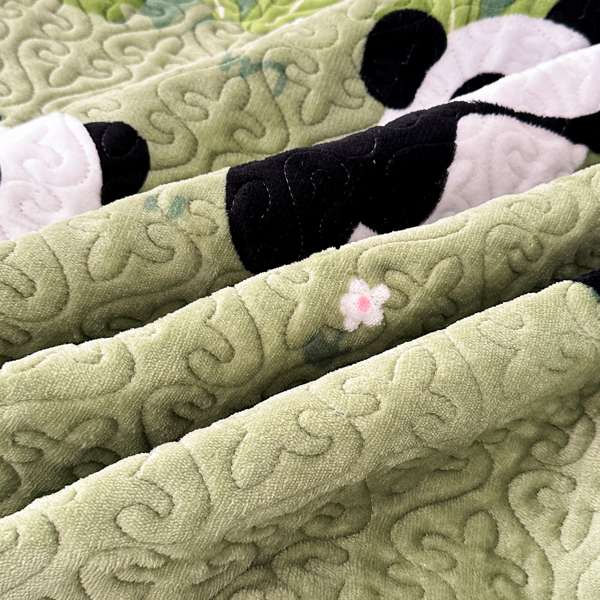 91家纺网 家纺一手货源 找家纺 手艺人家纺 2025新款牛奶绒绗缝R01-R05单床裙 床裙单件 床裙R01