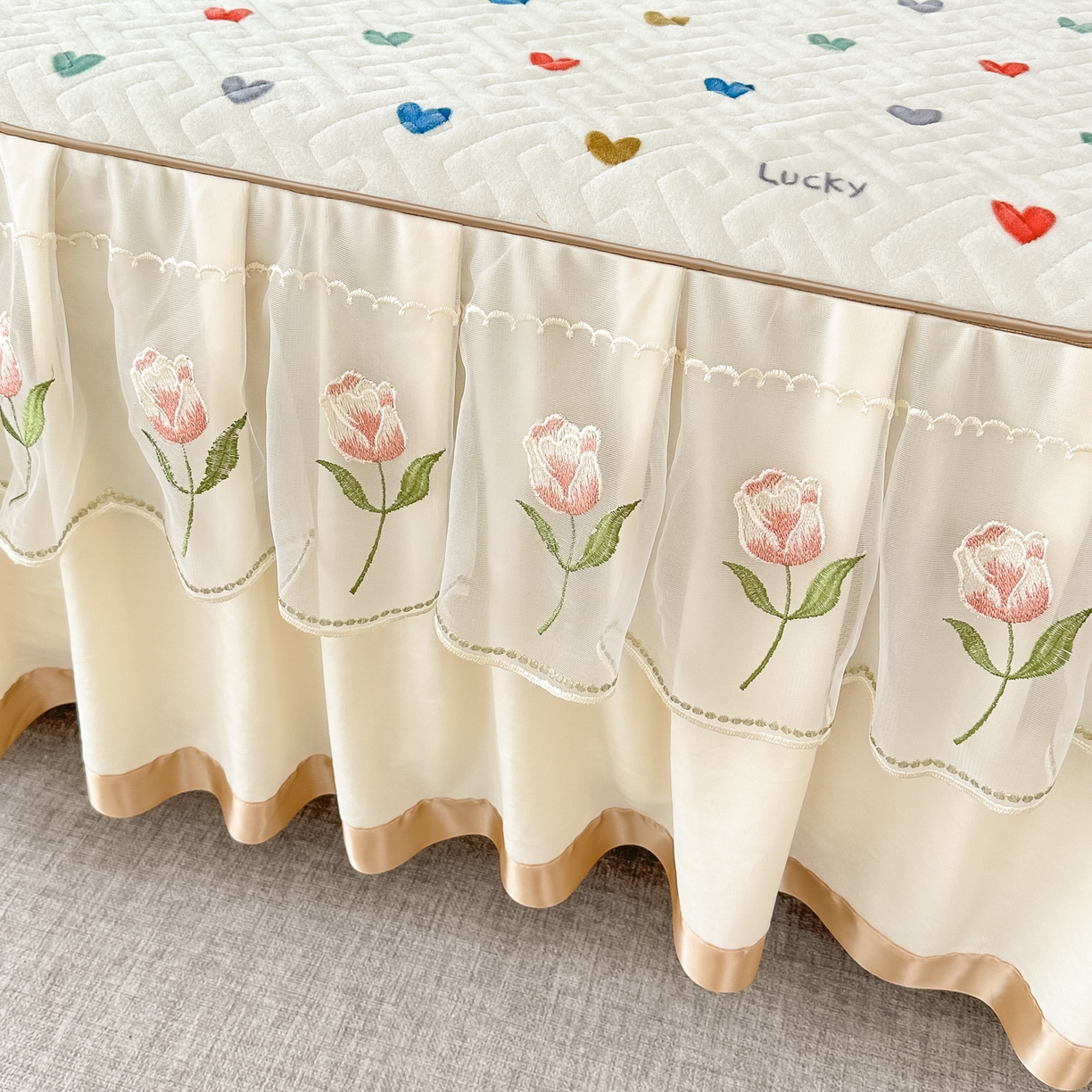 91家纺网 家纺一手货源 找家纺 手艺人家纺 2025新款牛奶绒绗缝R01-R05单床裙 床裙单件 床裙R02