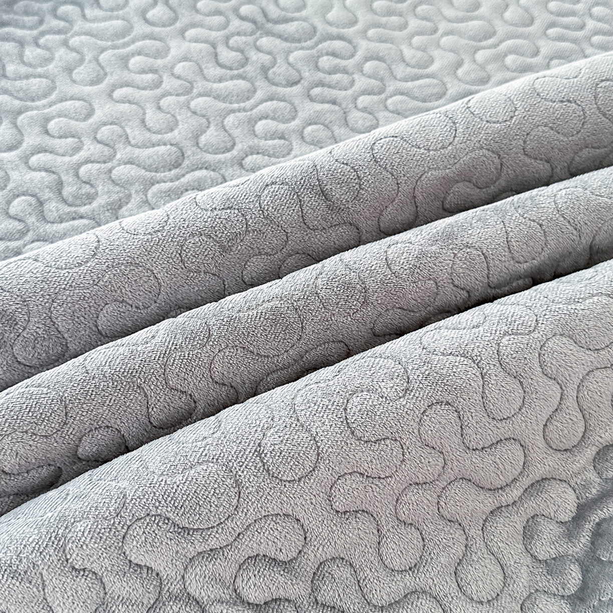 91家纺网 家纺一手货源 找家纺 手艺人家纺 2025新款牛奶绒绗缝R01-R05单床裙 床裙单件 床裙R05