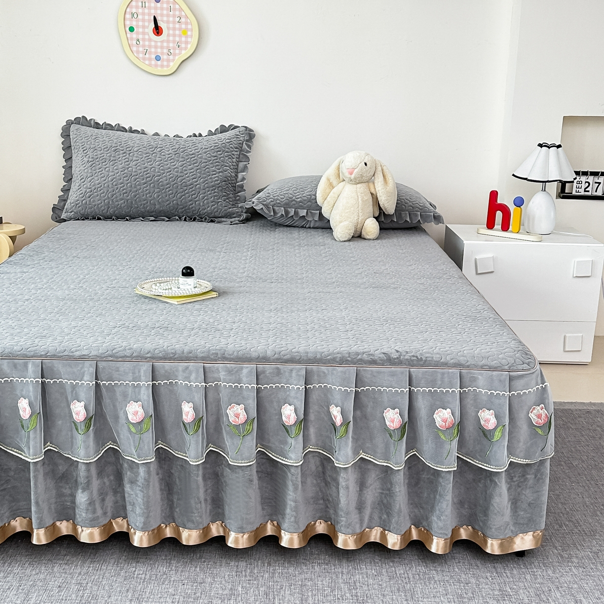 91家纺网 家纺一手货源 找家纺 手艺人家纺 2025新款牛奶绒绗缝R01-R05单床裙 床裙单件 床裙R05