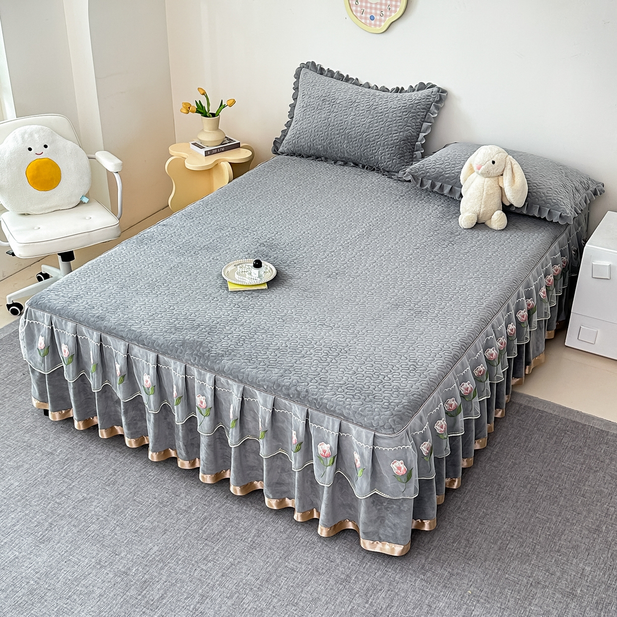 91家纺网 家纺一手货源 找家纺 手艺人家纺 2025新款牛奶绒绗缝R01-R05单床裙 床裙单件 床裙R05