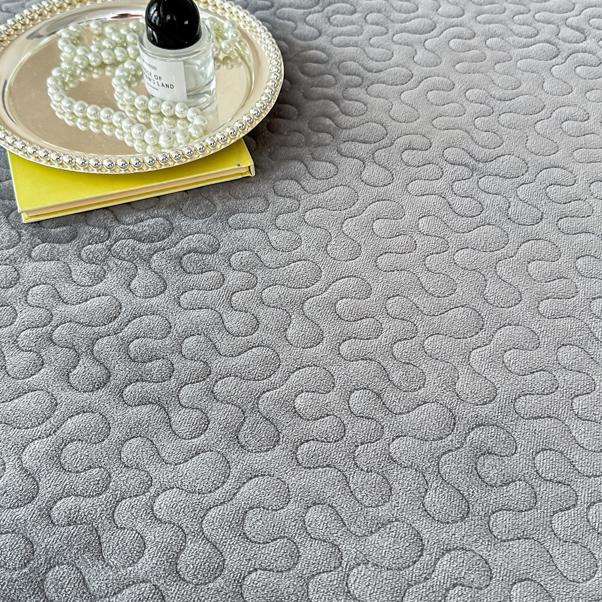 91家纺网 家纺一手货源 找家纺 手艺人家纺 2025新款牛奶绒绗缝R01-R05单床裙 床裙单件 床裙R05