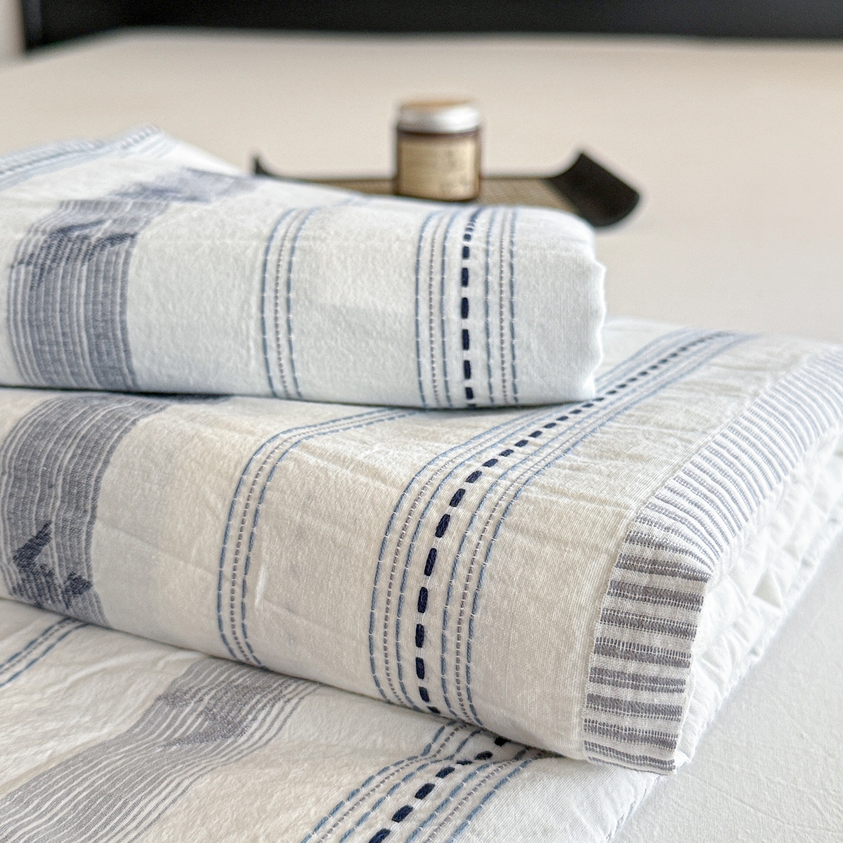 91家纺网 家纺一手货源 找家纺 眠博士 2055新款40s全棉纯棉提花股线枕套单品枕套单件单枕套 提花股线枕套-素简蓝