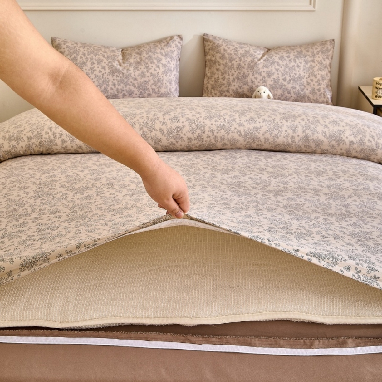 91家纺网 家纺一手货源 找家纺 好宜家纺 2025新款可拆洗新疆棉花被冬被春秋被夏凉被家用学生宿舍被子空调被芯四季通用 【批发团购价更优】【免费打包代发】【量大免费送货上门】 莱颜-轻咖色