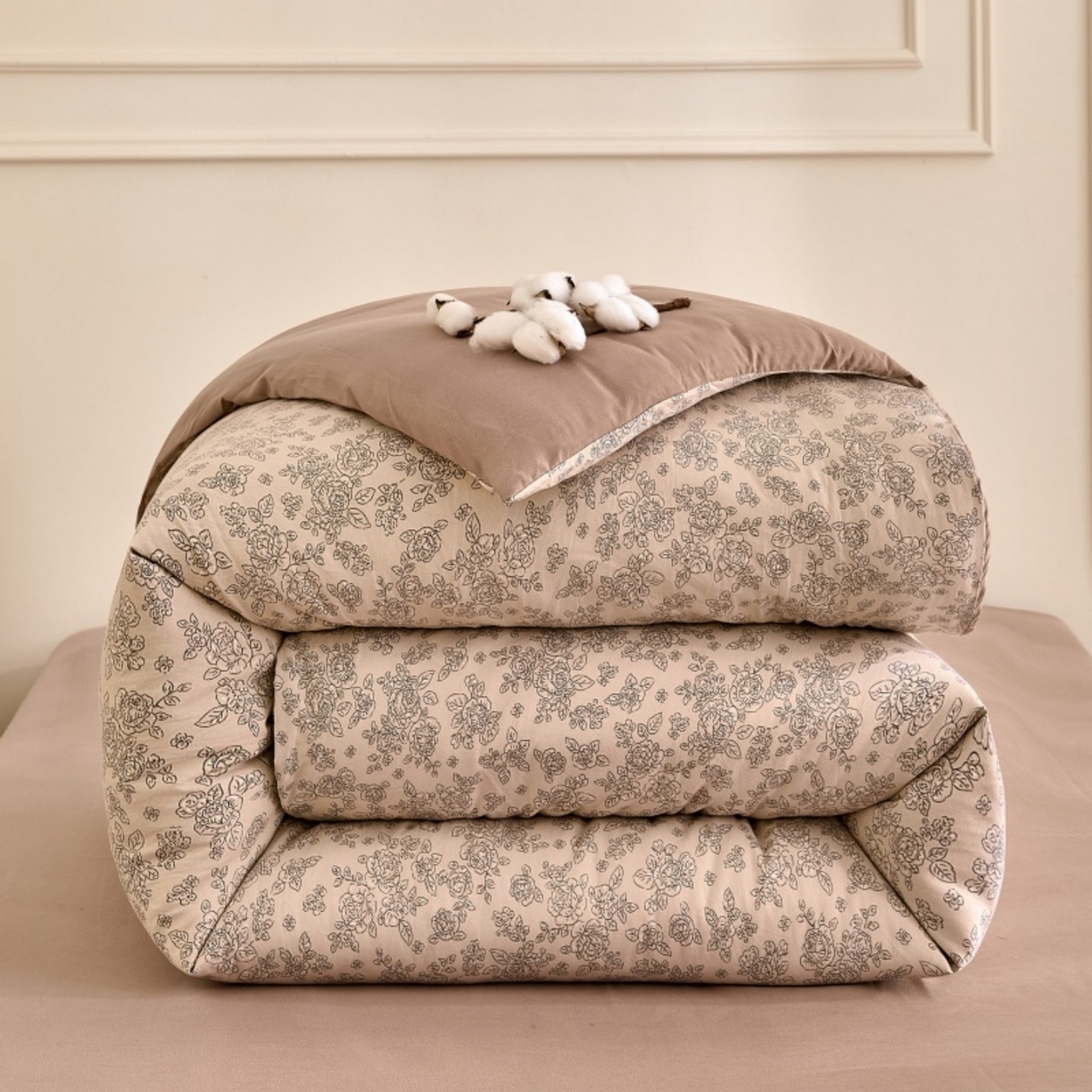 91家纺网 家纺一手货源 找家纺 好宜家纺 2025新款可拆洗新疆棉花被冬被春秋被夏凉被家用学生宿舍被子空调被芯四季通用 【批发团购价更优】【免费打包代发】【量大免费送货上门】 莱颜-轻咖色