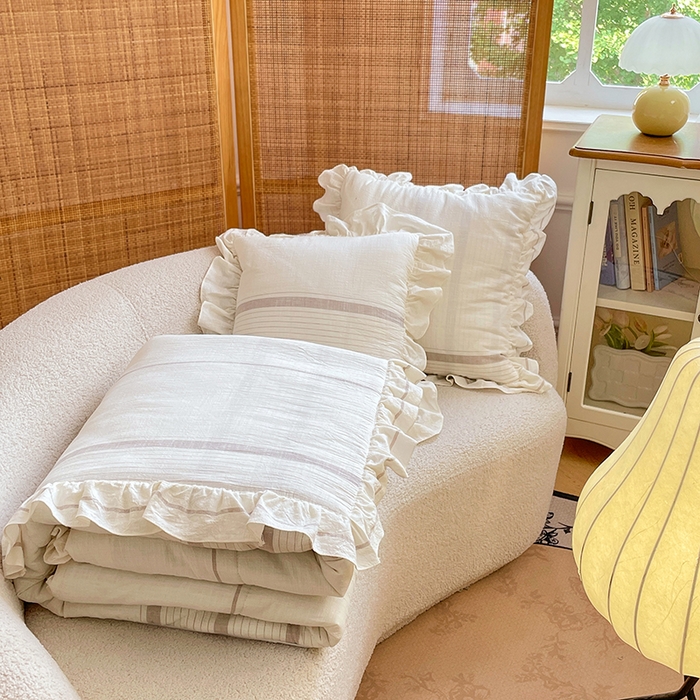 91家纺网 家纺一手货源 找家纺 照世家纺 2025新款亚麻抱枕被 简约条纹