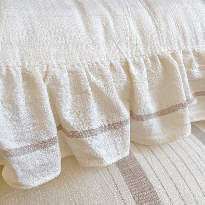 91家纺网 家纺一手货源 找家纺 照世家纺 2025新款亚麻抱枕被 简约条纹