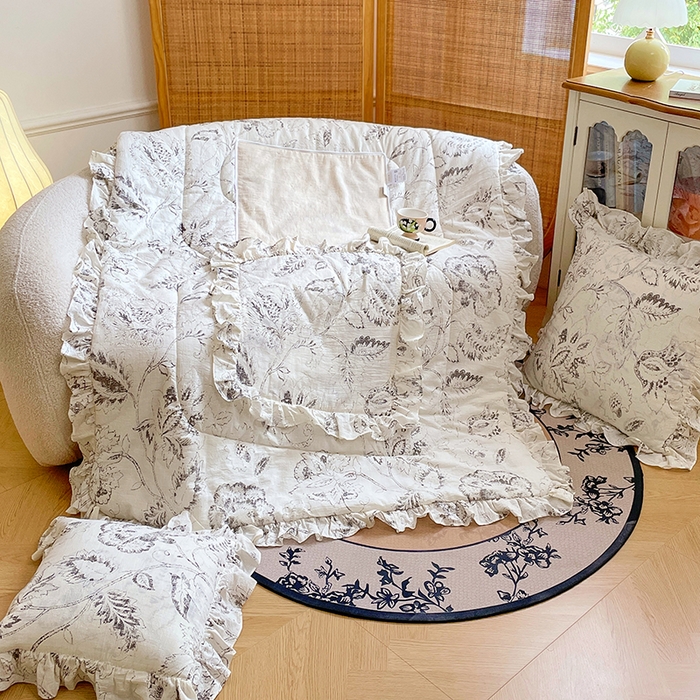 91家纺网 家纺一手货源 找家纺 照世家纺 2025新款亚麻抱枕被 莫妮卡花园