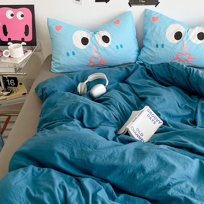 91家纺网 家纺一手货源 找家纺 优卡迪家纺馆 2025新款A类亲肤水洗棉大眼萌纯色混搭四件套 大眼萌-宝兰灰