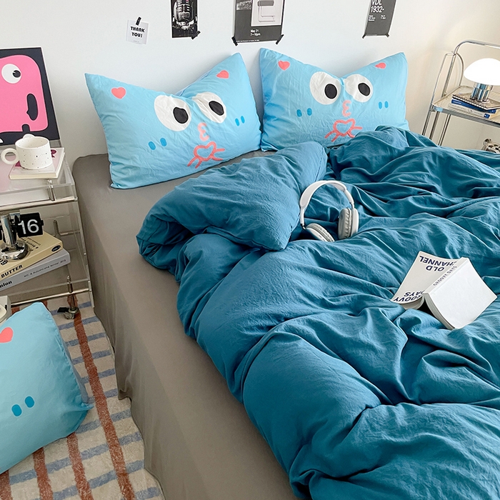 91家纺网 家纺一手货源 找家纺 优卡迪家纺馆 2025新款A类亲肤水洗棉大眼萌纯色混搭四件套 大眼萌-宝兰灰