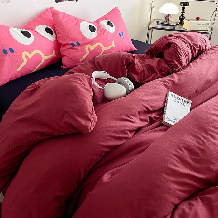 91家纺网 家纺一手货源 找家纺 优卡迪家纺馆 2025新款A类亲肤水洗棉大眼萌纯色混搭四件套 大眼萌-藏青红