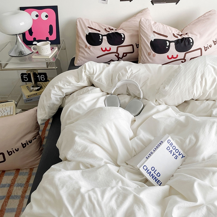 91家纺网 家纺一手货源 找家纺 优卡迪家纺馆 2025新款A类亲肤水洗棉大眼萌纯色混搭四件套 大眼萌-米白灰