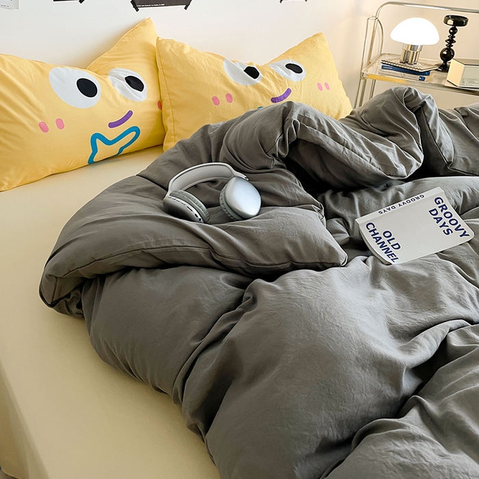 91家纺网 家纺一手货源 找家纺 优卡迪家纺馆 2025新款A类亲肤水洗棉大眼萌纯色混搭四件套 大眼萌-浅灰黄