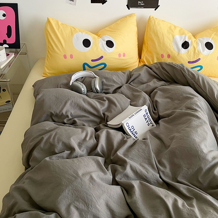 91家纺网 家纺一手货源 找家纺 优卡迪家纺馆 2025新款A类亲肤水洗棉大眼萌纯色混搭四件套 大眼萌-浅灰黄