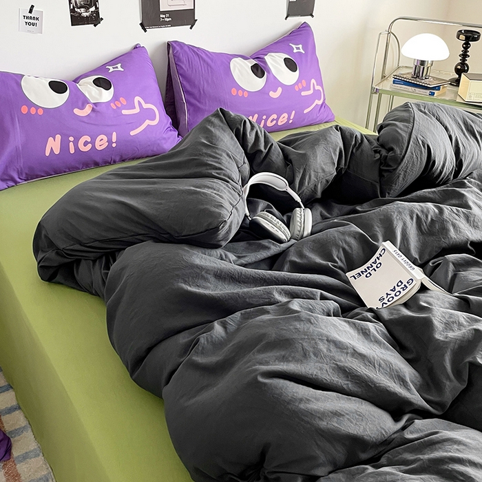 91家纺网 家纺一手货源 找家纺 优卡迪家纺馆 2025新款A类亲肤水洗棉大眼萌纯色混搭四件套 大眼萌-深灰绿