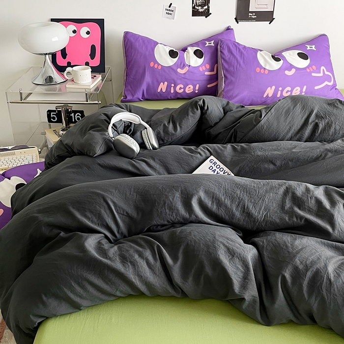 91家纺网 家纺一手货源 找家纺 优卡迪家纺馆 2025新款A类亲肤水洗棉大眼萌纯色混搭四件套 大眼萌-深灰绿