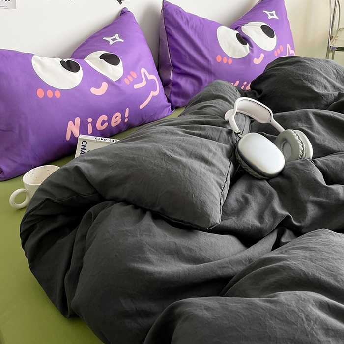 91家纺网 家纺一手货源 找家纺 优卡迪家纺馆 2025新款A类亲肤水洗棉大眼萌纯色混搭四件套 大眼萌-深灰绿