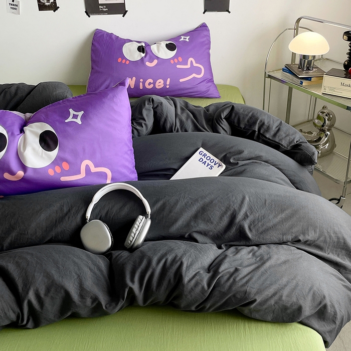 91家纺网 家纺一手货源 找家纺 优卡迪家纺馆 2025新款A类亲肤水洗棉大眼萌纯色混搭四件套 大眼萌-深灰绿