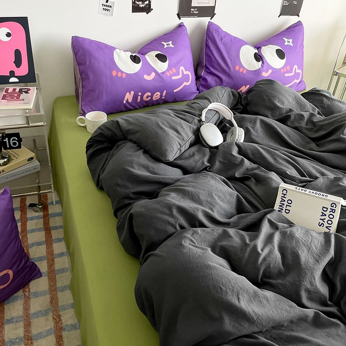 91家纺网 家纺一手货源 找家纺 优卡迪家纺馆 2025新款A类亲肤水洗棉大眼萌纯色混搭四件套 大眼萌-深灰绿