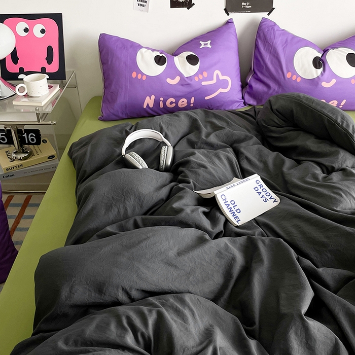 91家纺网 家纺一手货源 找家纺 优卡迪家纺馆 2025新款A类亲肤水洗棉大眼萌纯色混搭四件套 大眼萌-深灰绿