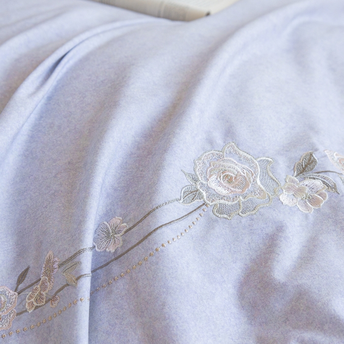 91家纺网 家纺一手货源 找家纺 巧玲珑 20025新款工艺款刺绣绣花加厚天丝棉四件套 寻梦-蓝