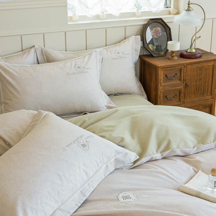 91家纺网 家纺一手货源 找家纺 巧玲珑 20025新款工艺款刺绣绣花加厚天丝棉四件套 寻梦-米黄