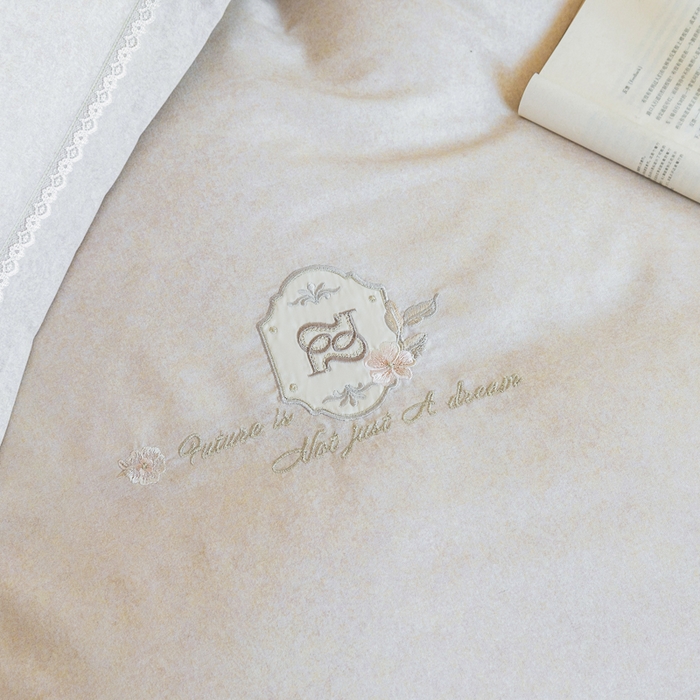 91家纺网 家纺一手货源 找家纺 巧玲珑 20025新款工艺款刺绣绣花加厚天丝棉四件套 寻梦-米黄