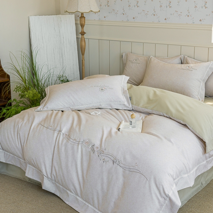 91家纺网 家纺一手货源 找家纺 巧玲珑 20025新款工艺款刺绣绣花加厚天丝棉四件套 寻梦-米黄