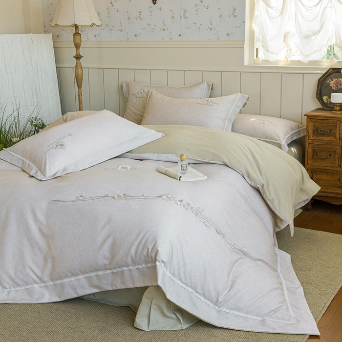 91家纺网 家纺一手货源 找家纺 巧玲珑 20025新款工艺款刺绣绣花加厚天丝棉四件套 寻梦-米黄