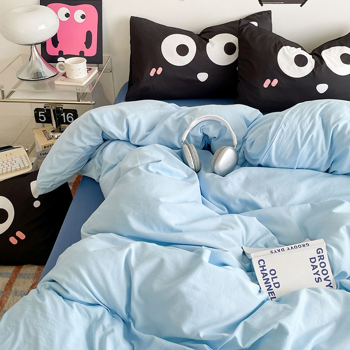 91家纺网 家纺一手货源 找家纺 优卡迪家纺馆 2025新款A类亲肤水洗棉大眼萌纯色混搭四件套 大眼萌-天蓝灰