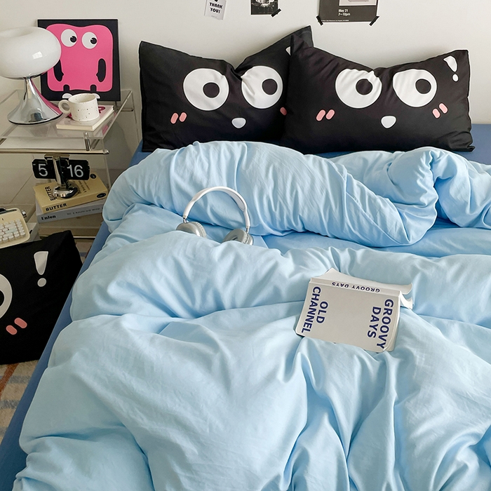 91家纺网 家纺一手货源 找家纺 优卡迪家纺馆 2025新款A类亲肤水洗棉大眼萌纯色混搭四件套 大眼萌-天蓝灰