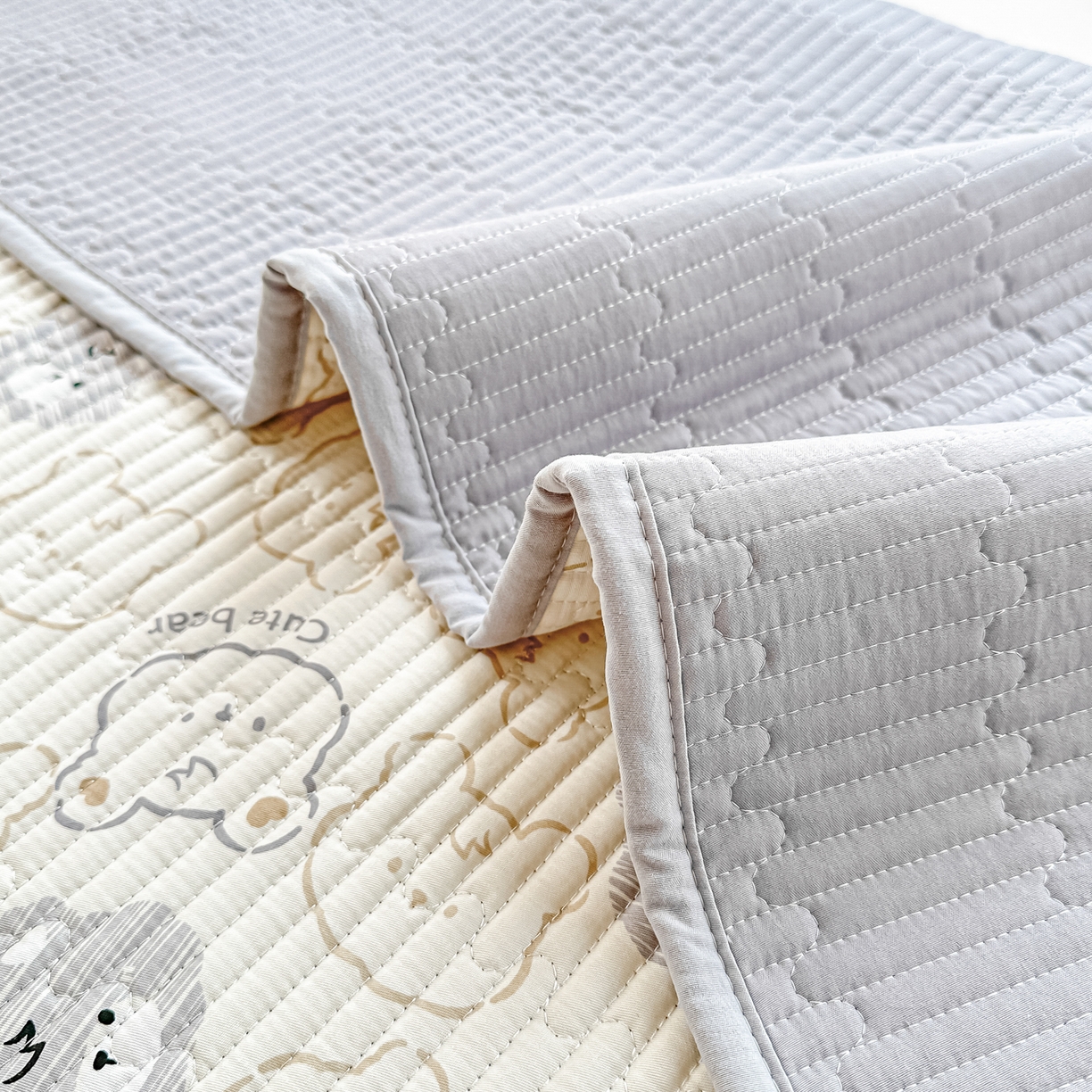 91家纺网 家纺一手货源 找家纺 橘夏家纺 2025新款全棉床盖三件套影子熊