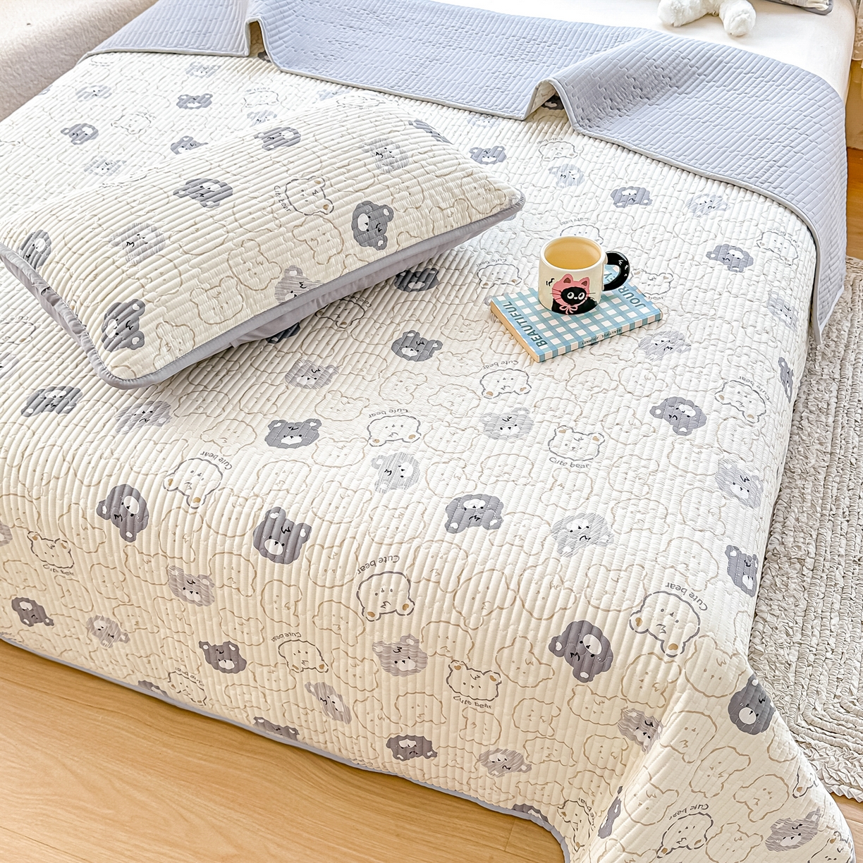 91家纺网 家纺一手货源 找家纺 橘夏家纺 2025新款全棉床盖三件套影子熊