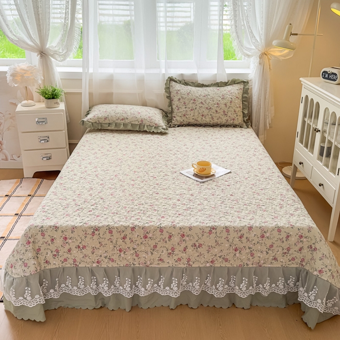 91家纺网 家纺一手货源 找家纺 艺慕家纺 2025新款水洗棉麻双层纱夏被床盖四件套 绿藤花语