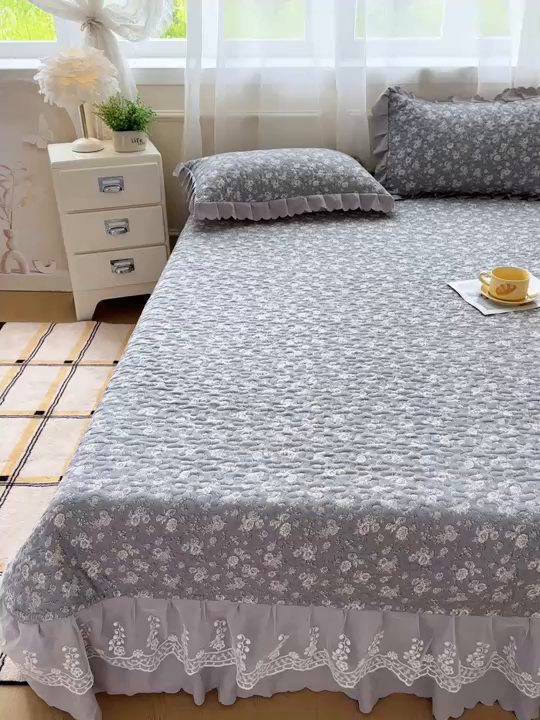 91家纺网 家纺一手货源 找家纺 艺慕家纺 2025新款水洗棉麻双层纱夏被床盖四件套 幽梦青萝