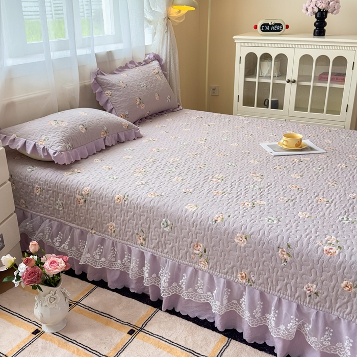 91家纺网 家纺一手货源 找家纺 艺慕家纺 2025新款水洗棉麻双层纱夏被床盖四件套 紫菱花园