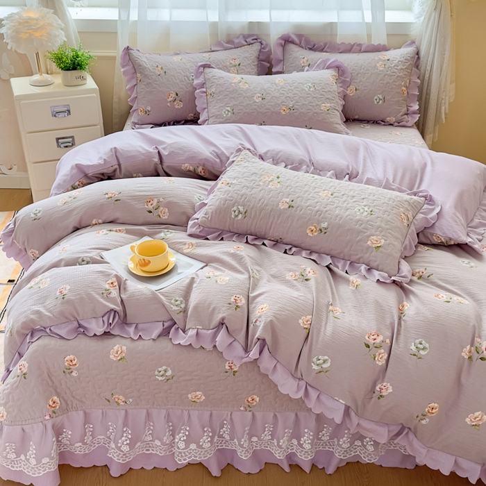 91家纺网 家纺一手货源 找家纺 艺慕家纺 2025新款水洗棉麻双层纱夏被床盖四件套 紫菱花园