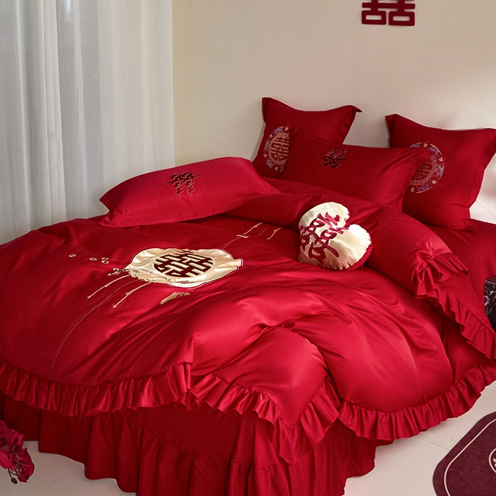 91家纺网 家纺一手货源 找家纺 玉雅家纺 2025新款水洗冰丝刺绣床裙款婚庆四件套 床裙款-大喜日子