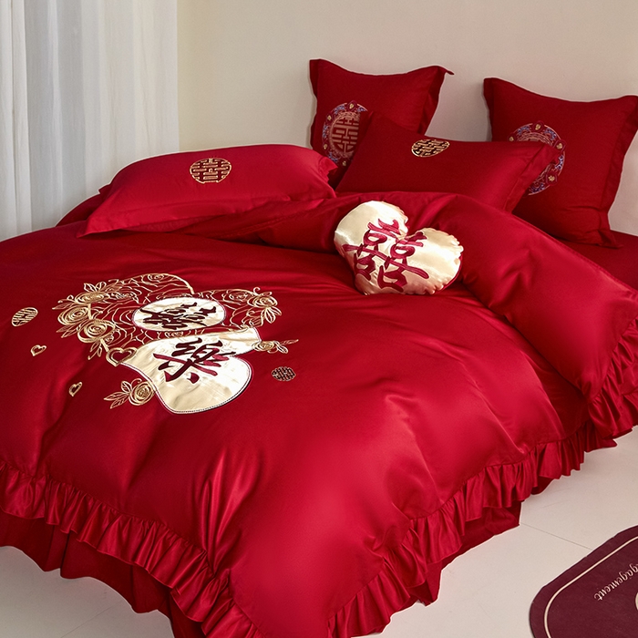 91家纺网 家纺一手货源 找家纺 玉雅家纺 2025新款水洗冰丝刺绣床裙款婚庆四件套 床裙款-心相印