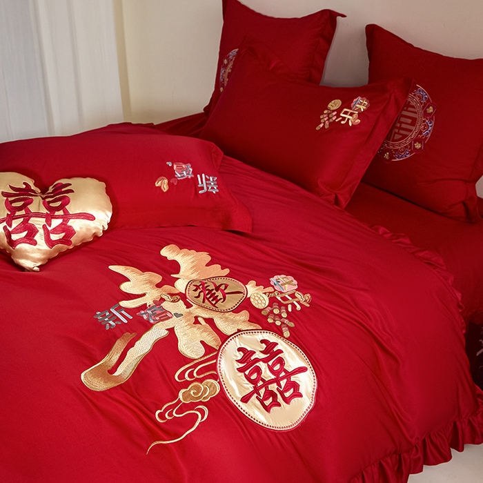 91家纺网 家纺一手货源 找家纺 玉雅家纺 2025新款水洗冰丝刺绣床裙款婚庆四件套 床裙款-新婚快乐