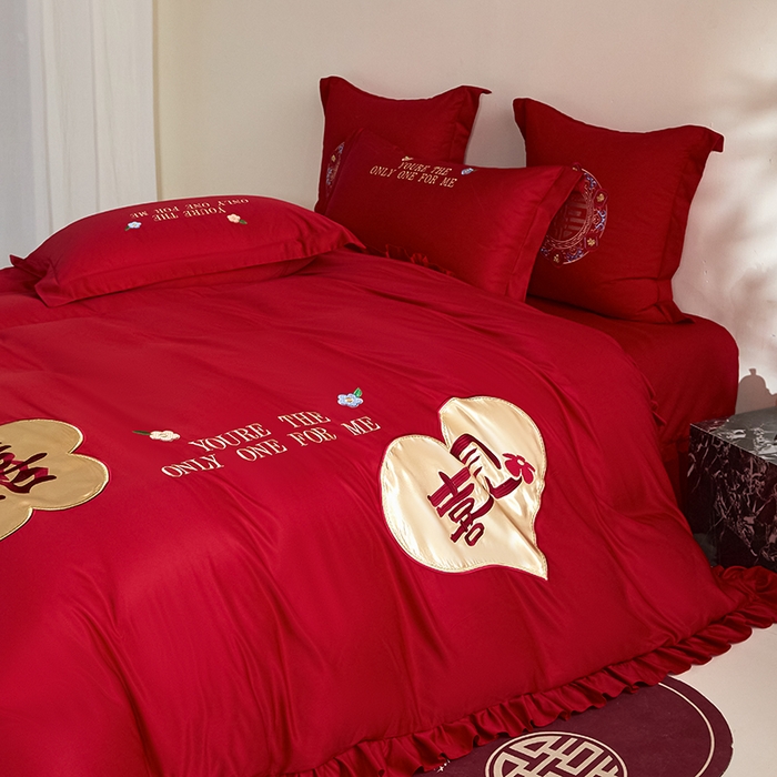 91家纺网 家纺一手货源 找家纺 （总）玉雅家纺 2025新款水洗冰丝刺绣床裙款婚庆四件套