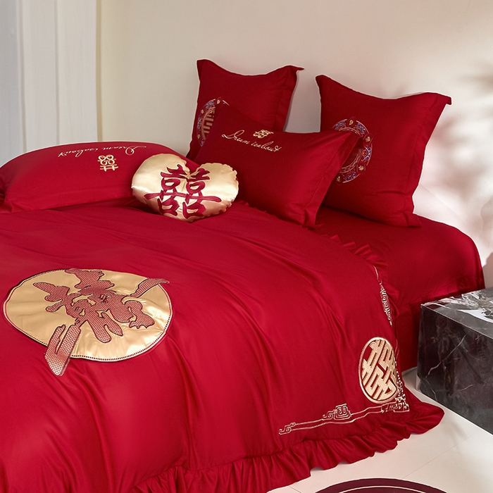 91家纺网 家纺一手货源 找家纺 玉雅家纺 2025新款水洗冰丝刺绣床裙款婚庆四件套 床裙款-喜临门